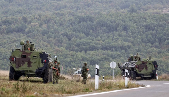 Serbska armia w najwyższej gotowości. Zmierza w kierunku Kosowa