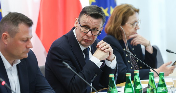 Głosowanie nad projektem zmian w Trybunale Konstytucyjnym ma odbyć się dopiero na następnym posiedzeniu Sejmu - poinformował dziennikarzy szef sejmowej komisji sprawiedliwości poseł PiS Marek Ast.