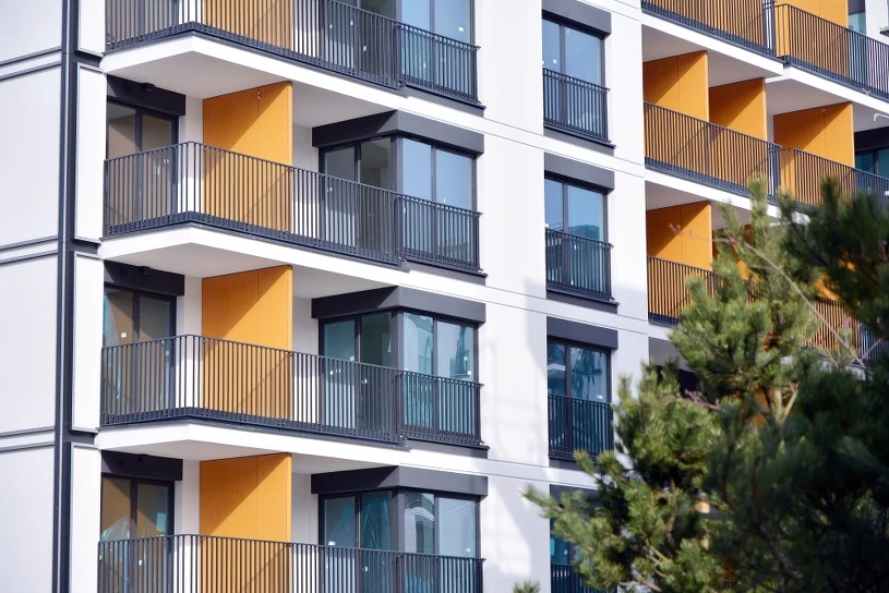 Polacy znaleźli sposób na obniżenie rat kredytu. "Skala się nasila"