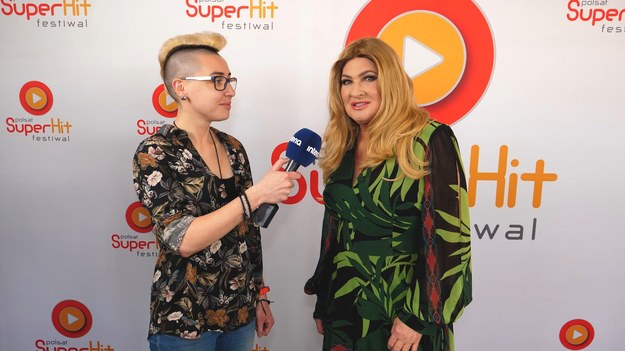 Podczas Polsat SuperHit Festiwal 2023 Bajm świętuje swoje 45-lecie. „Na bajmowym koncercie nigdy nie może zabraknąć ‘Białej Armii’ i ‘Ta sama chwila’” – opowiadała podczas wywiadu przed wydarzeniem Beata Kozidrak.