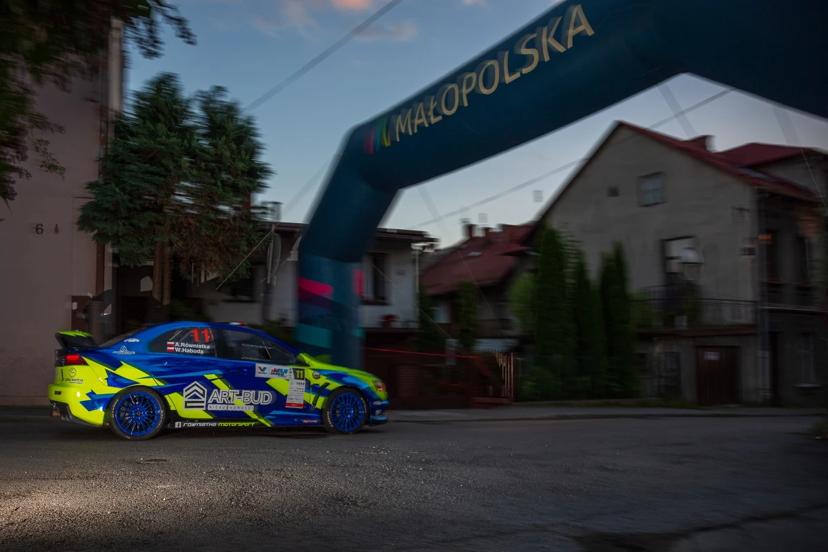 ​Małopolska od zawsze była kolebką sportów motorowych, a w szczególności rajdów. Za sprawą Valvoline Rajdu Małopolski 2023 udało się po 15 latach przywrócić do tego regionu Rajdowe Samochodowe Mistrzostwa Polski. Docenieniem starań organizatorów rajdu jest podpisanie umowy partnerskiej z Województwem Małopolskim. Impreza odbędzie się w dniach od 6 do 8 lipca w okolicach Makowa Podhalańskiego.