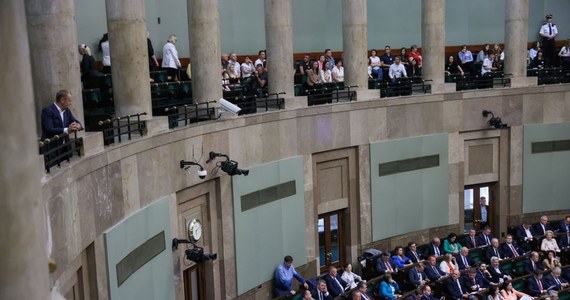 Sejm odrzucił weto Senatu i opowiedział się za powołaniem komisji ds. badania wpływów rosyjskich na bezpieczeństwo wewnętrzne Polski w latach 2007-2022. Przed głosowaniem w tej sprawie doszło do burzliwej wymiany zdań pomiędzy reprezentantami obozu władzy i opozycji. 