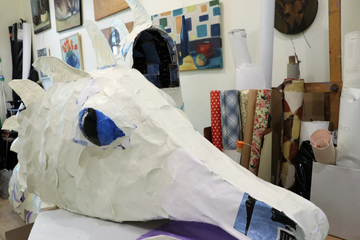 Smoki opanują Kraków. W pierwszy weekend czerwca (3-4.06) pofruną, pojeżdżą, zatańczą, poświecą, rozbawią, może nawet odrobinę postraszą mieszkańców miasta, zwłaszcza tych najmłodszych. Przed nami 22. edycja Wielkiej Parady Smoków organizowanej przez Teatr Groteska.