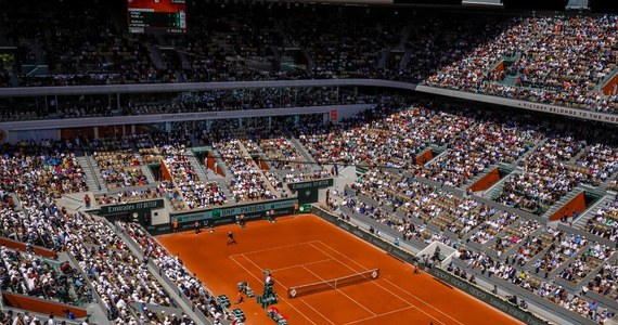 Troje polskich tenisistów zaprezentuje się pierwszego dnia wielkoszlemowego turnieju French Open na kortach Rolanda Garrosa. W niedzielę w Paryżu Hubert Hurkacz zagra z Belgiem Davidem Goffinem, Magda Linette z Kanadyjką Leylah Fernandez, a Magdalena Fręch z Chinką Shuai Zhang.