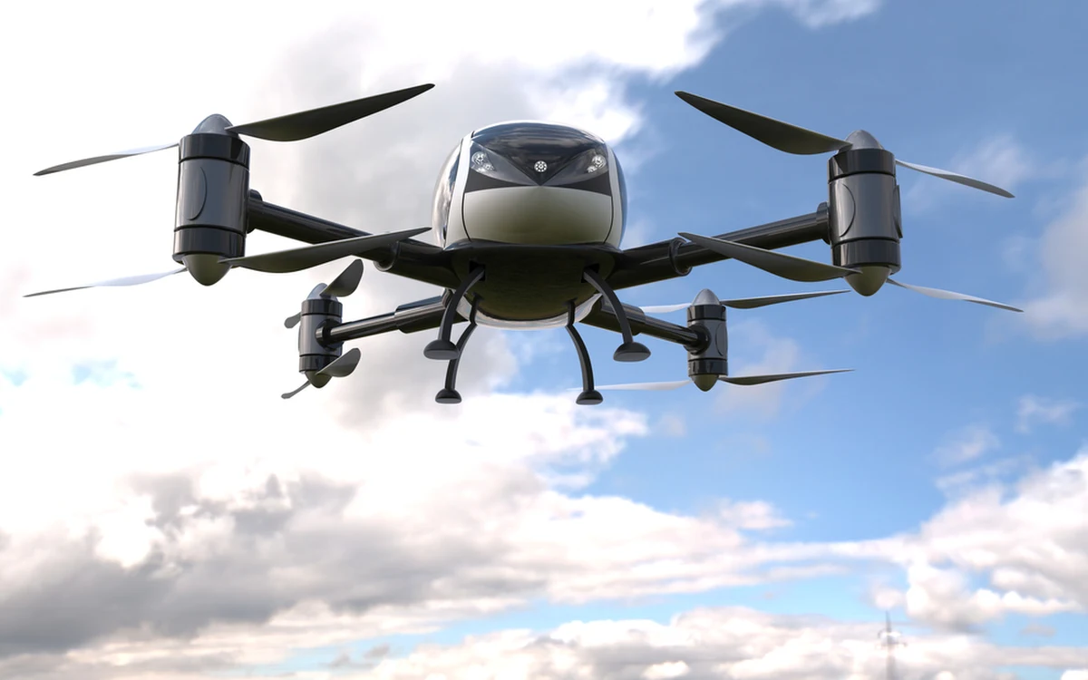 Kolejny incydent z dronem w okolicach lotniska imienia Chopina w Warszawie. Wspólne oświadczenie w tej sprawie wydały Polska Agencja Żeglugi Powietrznej, Polskie Porty Lotnicze i PLL LOT.