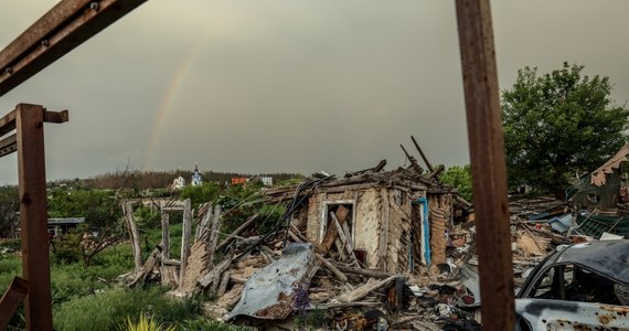 Nad samym Kijowem siły ukraińskie zestrzeliły w nocy ponad 40 dronów - poinformował mer miasta. Siły Powietrzne powiadomiły, że tej nocy, w największym ataku dronów od początku wojny Rosjanie zastosowali ogółem 54 shahedy, z których 52 udało się zniszczyć.