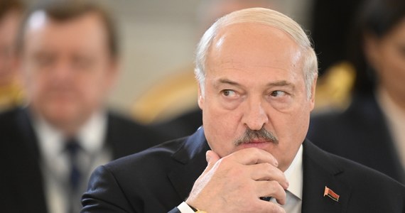 Kolejne doniesienia o złym stanie zdrowia białoruskiego dyktatora. Alaksandr Łukaszenka miał trafić do szpitala w Moskwie. Jego stan określany jest jako krytyczny. Ostatni raz publicznie Łukaszenka widziany był w czwartek, podczas spotkania z Władimirem Putinem.