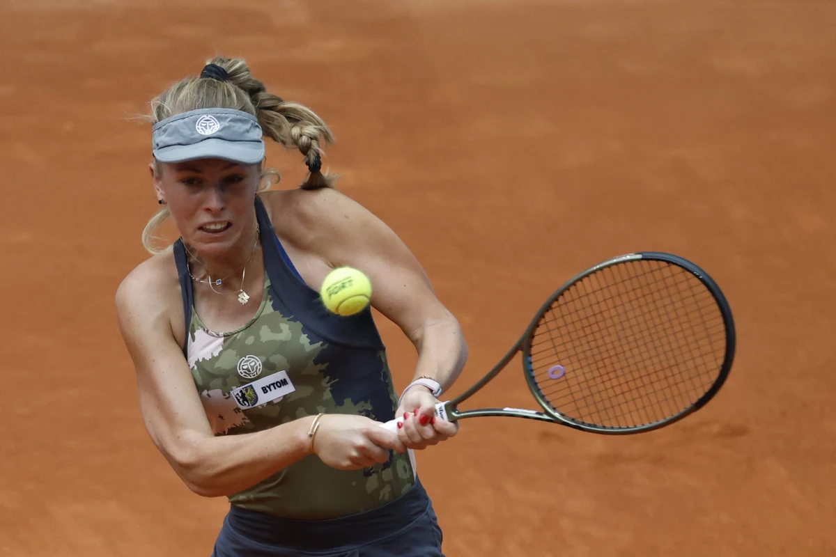 Magdalena Fręch jako pierwsza zawodniczka awansowała do drugiej rundy wielkoszlemowego turnieju French Open w Paryżu. Polka w 47 minut wygrała z rozstawioną z numerem 29. Chinką Shuai Zhang 6:1, 6:1.