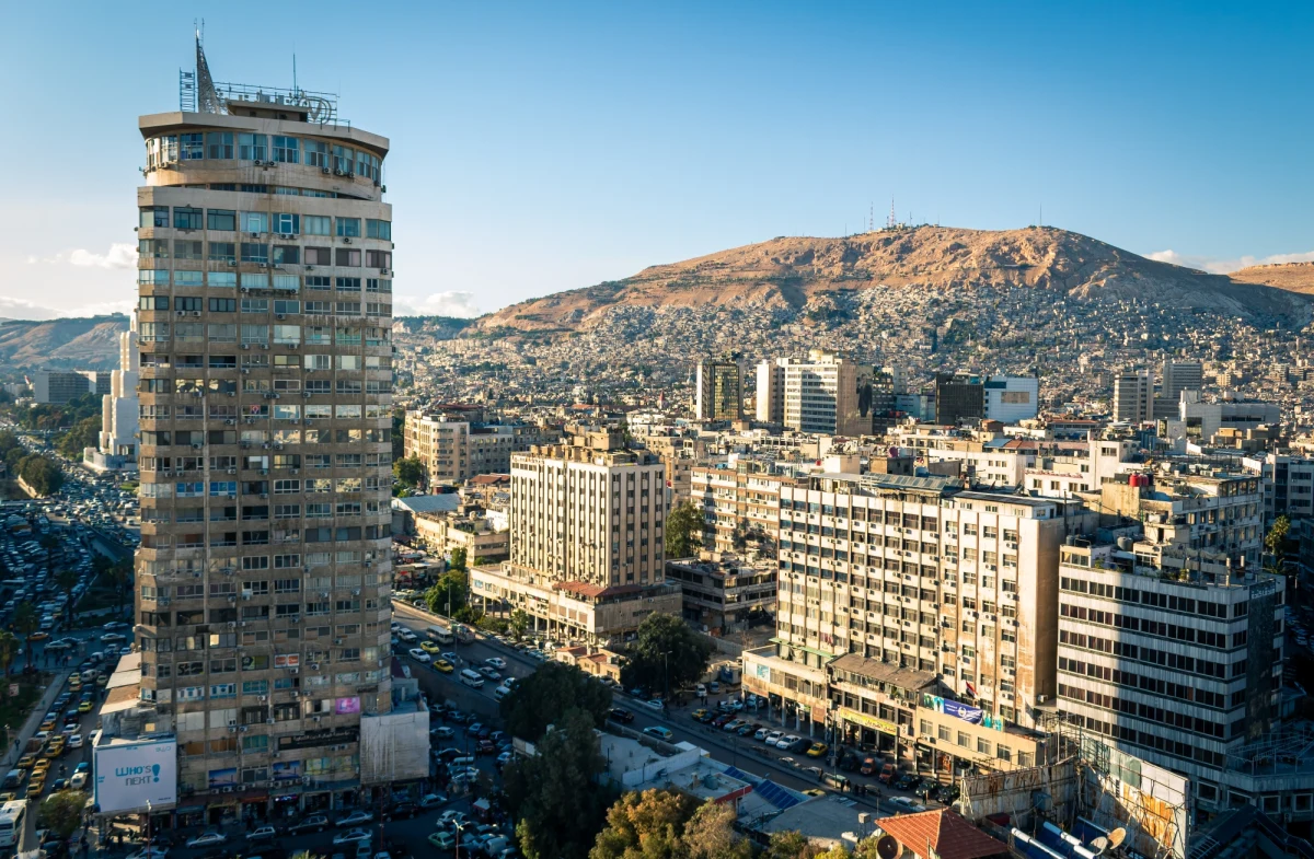Izrael dokonał uderzeń z powietrza na rejon stolicy Syrii - Damaszku - podają syrjskie media. Agencja SANA poinformowała, że część pocisków została zestrzelona i że nie był ofiar w ludziach, a jedynie "straty materialne".