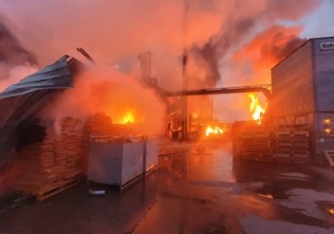 Pożar zakładu produkującego trumny w Łubnej
