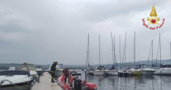 Cztery osoby zginęły w wypadku na jeziorze Maggiore w Lombardii, na północy Włoch, gdzie podczas gwałtownej burzy wywrócił się mały statek turystyczny - podały włoskie media. Na pokładzie było ponad 20 pasażerów i członkowie załogi.