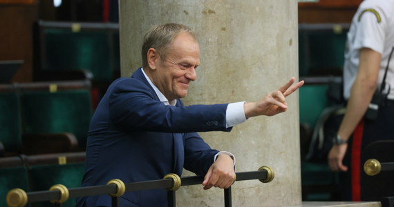 Donald Tusk skomentował decyzję prezydenta Andrzeja Dudy w sprawie ustawy o powołaniu komisji ds. badania wpływów rosyjskich, która powszechnie nazywana jest "lex Tusk". Lider Platformy Obywatelskiej zaprosił prezydenta na "konsultacje społeczne" 4 czerwca - tego dnia w Warszawie odbędzie się zwołany przez niego marsz.