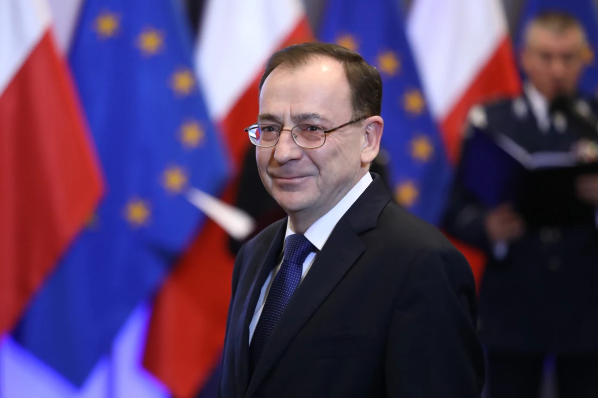 W odpowiedzi na utrzymanie wyroku skazującego wobec Andrzeja Poczobuta oraz represje władz białoruskich wobec przeciwników politycznych reżimu Aleksandra Łukaszenki, minister spraw wewnętrznych i administracji Mariusz Kamiński podjął decyzję o nałożeniu szeregu sankcji na przedstawicieli Białorusi. Wśród osób objętych sankcjami są m.in.: syn Alaksandra Łukaszenki, szef KGB Białorusi, prokurator generalny oraz sędzia, który ogłosił wyrok na Poczobuta.