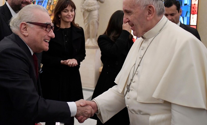 Po wizycie na festiwalu filmowym w Cannes, gdzie pokazano premierowo jego najnowszy film "Killers of the Flower Moon", Martin Scorsese udał się do Włoch, gdzie spotkał się z papieżem Franciszkiem. Reżyser ogłosił również, że rozpoczyna pracę nad scenariuszem fabularnego filmu o Jezusie Chrystusie.