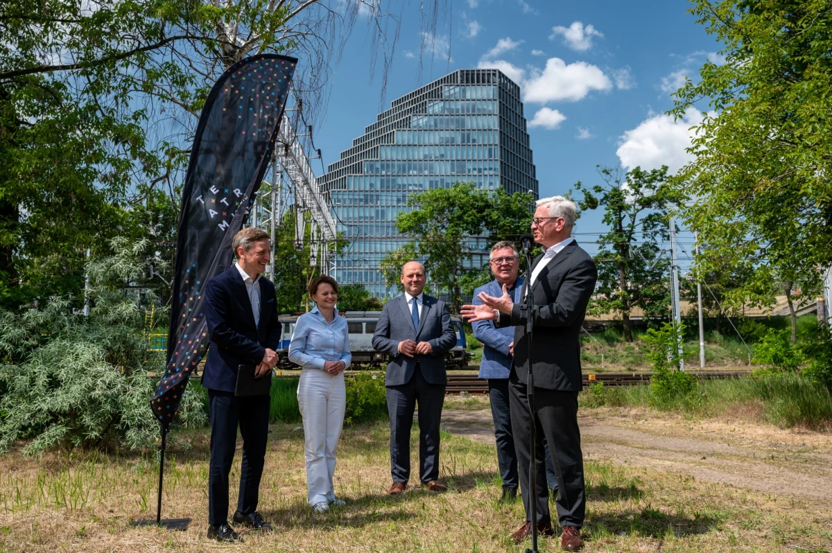 Widownia na blisko 1200 osób i nowoczesna obrotowa scena,  a w pobliżu budynku Park Wody i Muzyki - taka ma być nowa siedziba Teatru Muzycznego w Poznaniu. Dzięki niej możliwa będzie realizacja widowisk z większym rozmachem. Właśnie ogłoszono przetarg na generalnego wykonawcę tej inwestycji.

