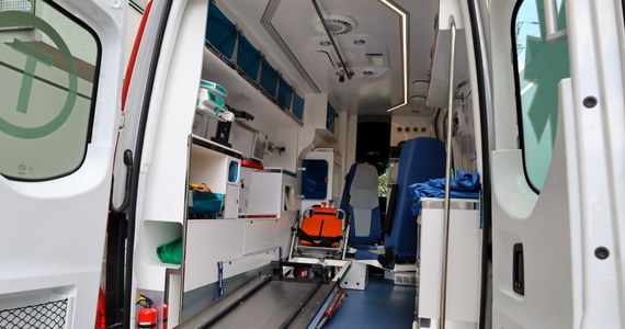 Dziewięć osób trafiło do szpitala po czołowym zderzeniu dwóch samochodów w miejscowości Żyznów na Podkarpaciu. 