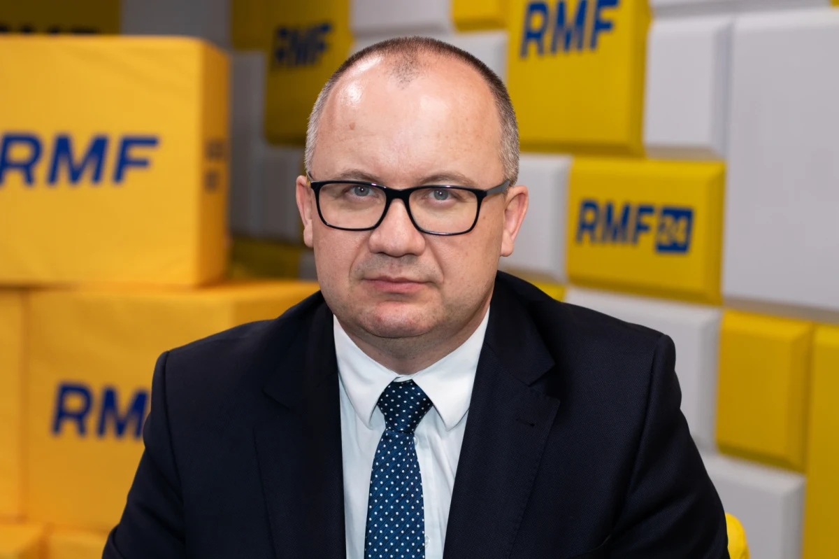 "To są rozwiązania, które są absolutnie niespotykane w państwach demokratycznych, żeby organ administracyjny powoływany przez większość parlamentarną miał podejmować decyzje, które skutkują tym samym co orzeczenia sądowe" - mówił o komisji ds. badania wpływów rosyjskich na bezpieczeństwo wewnętrzne Polski w latach 2007-2022 prof. Adam Bodnar, były Rzecznik Praw Obywatelskich, który był gościem Popołudniowej rozmowy w RMF FM. Jak dodał, "takich rzeczy w demokracjach po prostu się nie robi".