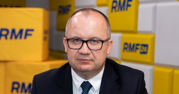 "To są rozwiązania, które są absolutnie niespotykane w państwach demokratycznych, żeby organ administracyjny powoływany przez większość parlamentarną miał podejmować decyzje, które skutkują tym samym co orzeczenia sądowe" - mówił o komisji ds. badania wpływów rosyjskich na bezpieczeństwo wewnętrzne Polski w latach 2007-2022 prof. Adam Bodnar, były Rzecznik Praw Obywatelskich, który był gościem Popołudniowej rozmowy w RMF FM. Jak dodał, "takich rzeczy w demokracjach po prostu się nie robi".