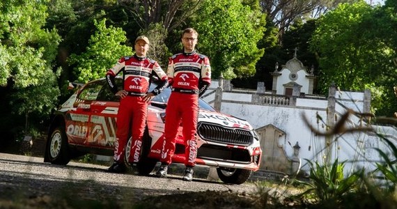Nasza rajdowa załoga Mikołaj Marczyk i Szymon Gospodarczyk kończy przygotowania do kolejnej rundy mistrzostw świata WRC. Panowie już za kilka dni rozpoczną rywalizację na trasie Rajdu Sardynii. Dziś odbyły się oficjalne testy.
