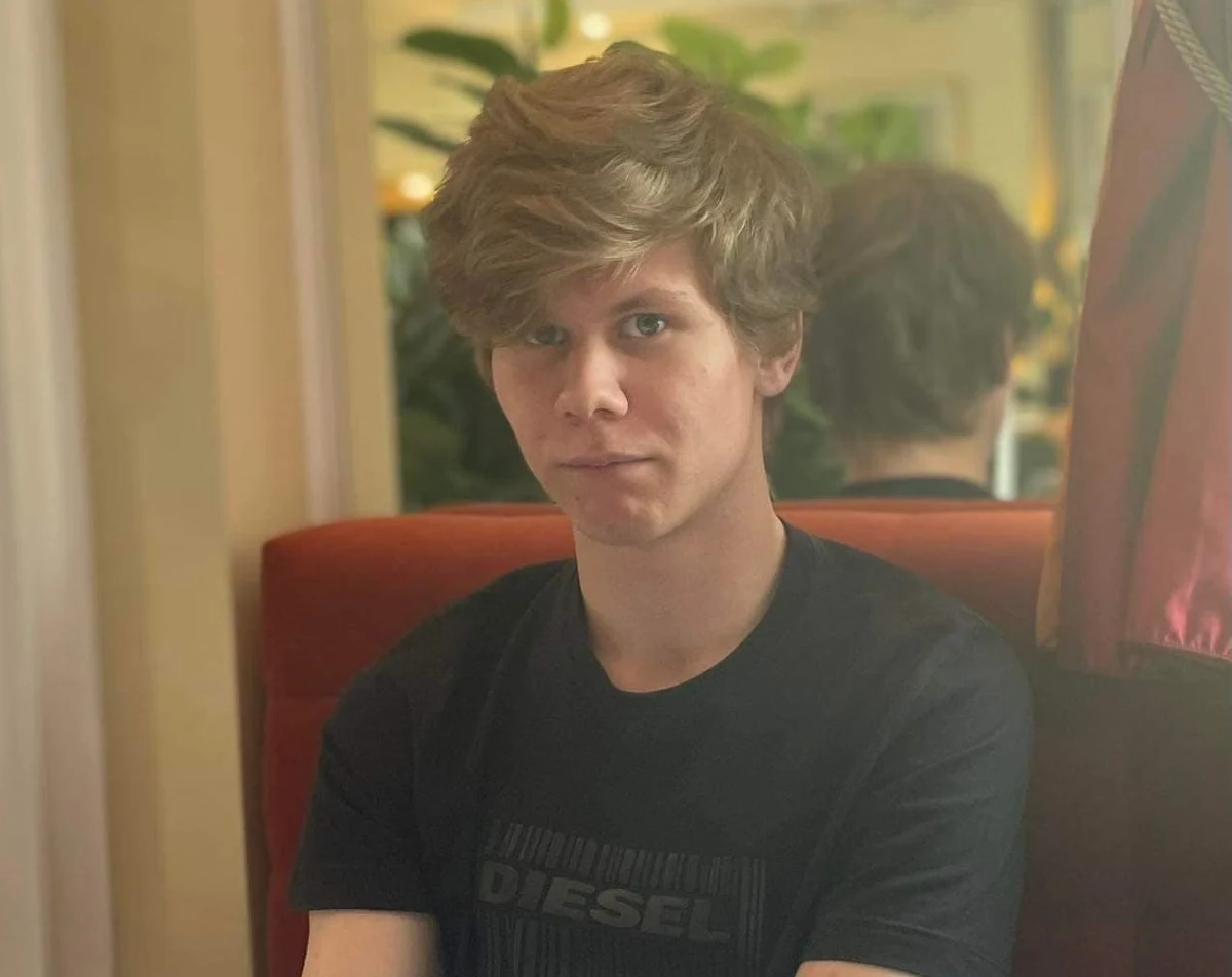 Trwają poszukiwania 16-letniego Krzysztofa Dymińskiego z miejscowości Pogroszew Kolonia na Mazowszu. Nastolatek wyszedł z domu 27 maja i od tego czasu nie kontaktował się z bliskimi. 