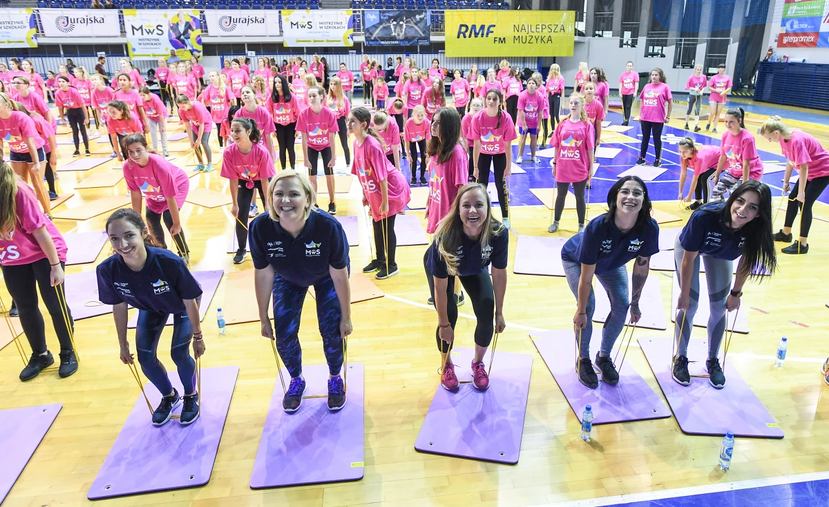 To będzie niezwykła przygoda dla uczennic ze Żnina i okolic w Kujawsko-Pomorskiem! Cztery wielkie mistrzynie sportu, z jedyną polską mistrzynią olimpijską w pływaniu Otylią Jędrzejczak na czele, przyjadą w czwartek 15 czerwca do Żnina, by wziąć udział w specjalnej lekcji wychowania fizycznego w ramach akcji „Mistrzynie w Szkołach”. 