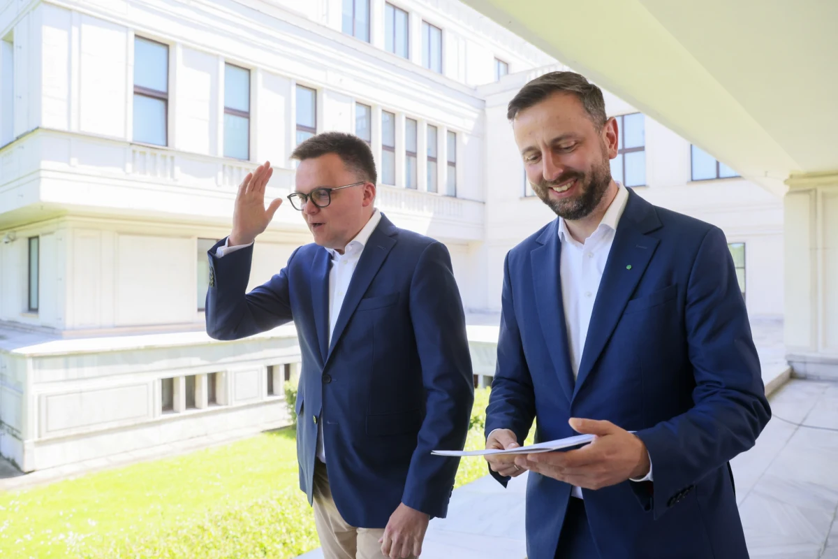 Podjęliśmy wspólnie z Władysławem Kosiniakiem-Kamyszem decyzję, że razem z naszymi działaczami weźmiemy udział w marszu organizowanym 4 czerwca w Warszawie - ogłosił lider Polski 2050 Szymon Hołownia. Do udziału w marszu wezwał lider PO Donald Tusk.