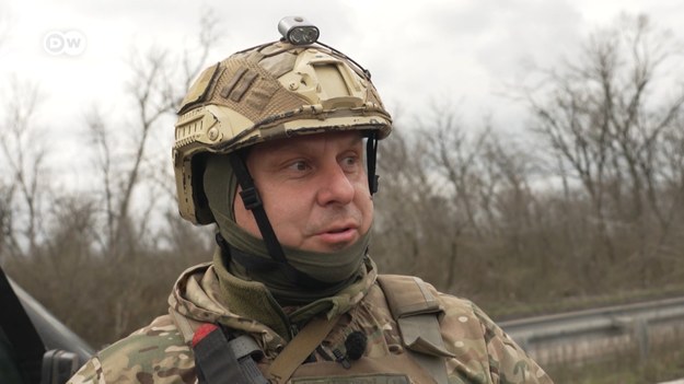 "Białe Anioły" – oddziały ukraińskich sił specjalnych próbują ewakuować ostatnich cywilów z linii frontu. Jednak pomimo ciągłego ostrzału ze strony Rosjan, wielu z nich nie chce opuszczać swoich domów.  