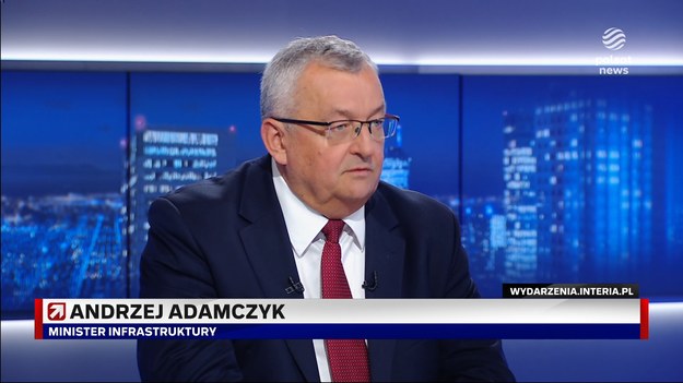 Minister infrastruktury Andrzej Adamczyk ogłosił w "Gościu Wydarzeń", że od 1 lipca darmowe będą autostrady A4 od Wrocławia w stronę Gliwic oraz autostradą A2 na odcinku Konin-Stryków. - Stanie się to, jeżeli Senat przyspieszy swoje prace i analizując ustawę nie zgłosi poprawek - podkreślił w rozmowie z Bogdanem Rymanowskim.- Umowy koncesyjne są bardzo precyzyjnie sformułowane i bronią interesu firm prywatnych. (...) Będziemy z nimi negocjować, żeby zaproponować jak najlepsze warunki dla państwa oraz koncesjonariusza. Nie możemy pozbawić ich wpływów, bo to jest zawarte umowie - zaznaczył minister.