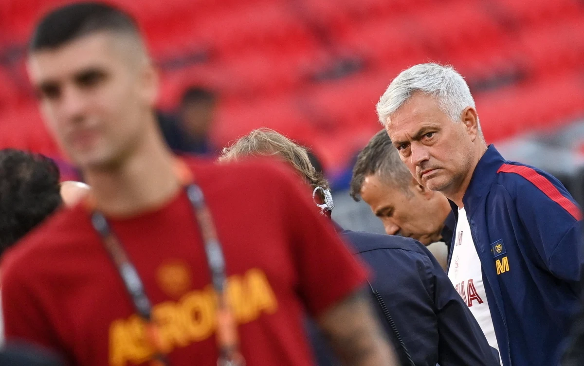 Finał Ligi Europy pomiędzy Sevillą a AS Romą w Budapeszcie zapowiada się arcyciekawie. Hiszpański zespół z sześcioma triumfami jest rekordzistą tych rozgrywek (w tym dawnego Pucharu UEFA), ale trener rzymian Jose Mourinho nigdy nie przegrał finału w europejskich rozgrywkach. Początek starcia o godz. 21:00.