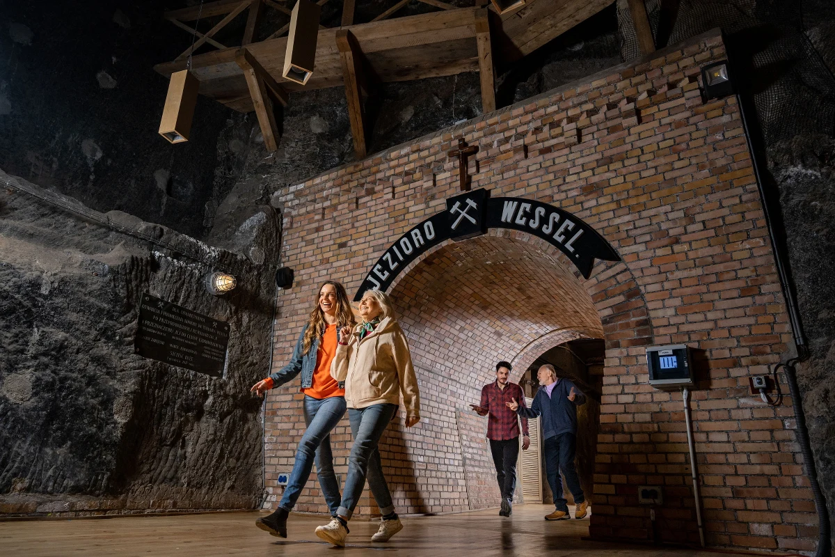 Weekend 3 i 4 czerwca będzie okazją do zwiedzania komór przeznaczonych dla kuracjuszy, na co dzień niedostępnych dla turystów. Na trasie podziemnego spaceru są: Stajnia Gór Wschodnich, Jezioro Wessel, Smok i Komora Feliksa Boczkowskiego.