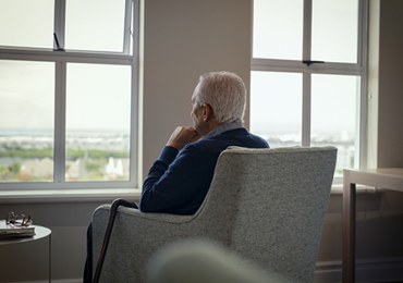 Badanie: Co czwarty senior zmaga się z osamotnieniem