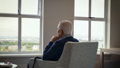 Badanie: Co czwarty senior zmaga się z osamotnieniem