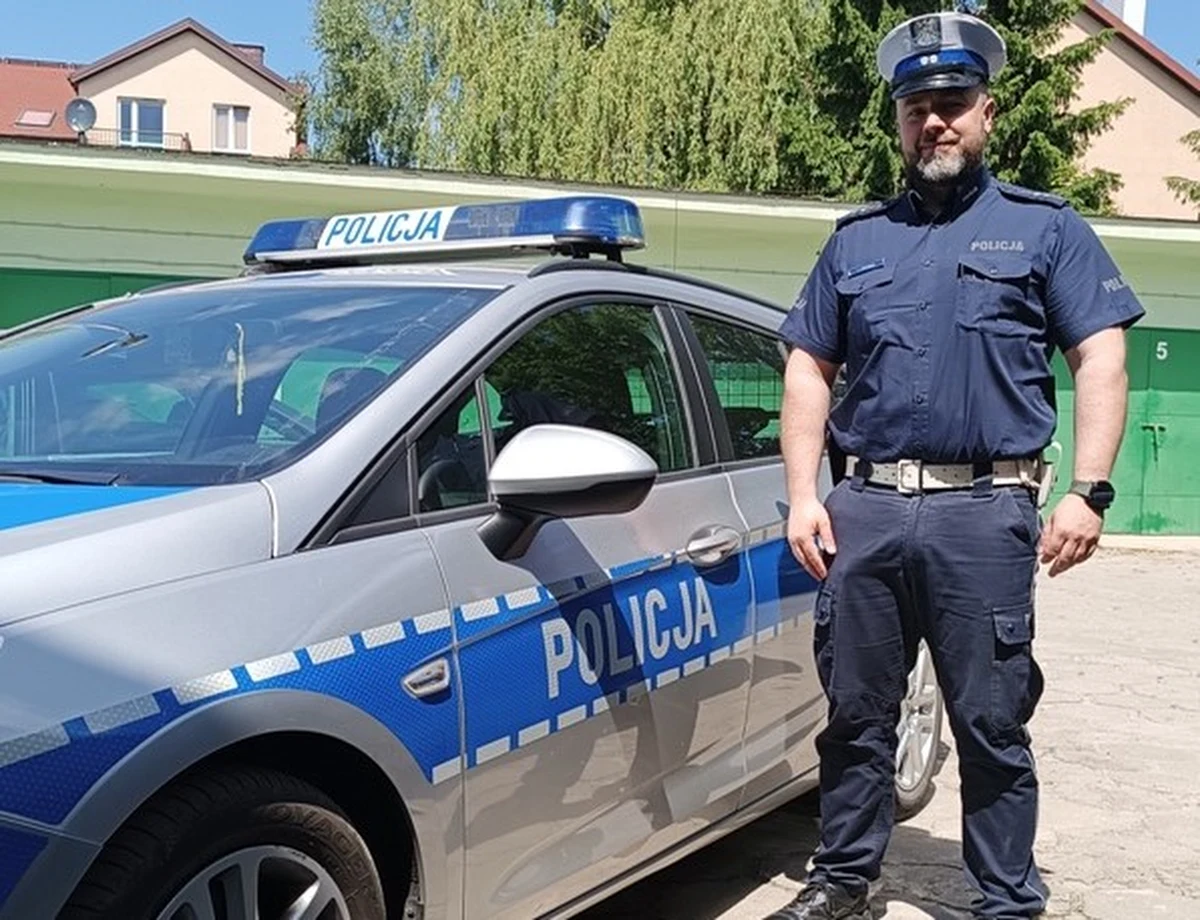Dzięki szybkiej reakcji policjantów z Referatu Ruchu Drogowego brzezińskiej komendy policji, chora 11-latka otrzymała pomoc na czas. Kierownik referatu eskortował dziewczynkę do szpitala.