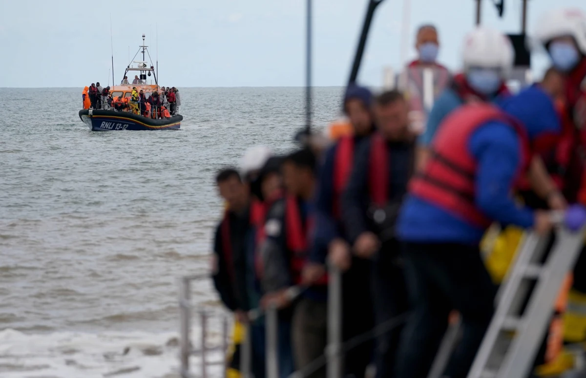 Na posiedzeniu ambasadorów państw członkowskich przy UE prezydencja szwedzka podtrzymała propozycję KE dot. reformy systemu azylowo-migracyjnego w UE. Zakłada ona m.in. relokację do 120 tys. migrantów rocznie lub ekwiwalent w wysokości 22 000 euro na osobę, w przypadku gdyby państwo nie będzie chciało relokacji - przekazało PAP źródło unijne. 