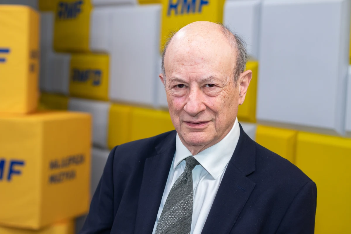 "Przepisy europejskie zupełnie uniemożliwią wypłatę środków z KPO po tym, co zrobił Andrzej Duda w poniedziałek podpisując ustawę 'lex Tusk'. Co więcej, będzie taki sam problem, póki ta komisja ds. wpływów będzie funkcjonowała, jeśli chodzi o fundusze strukturalne" - prognozował w Rozmowie w południe w RMF FM Jan Vincent Rostowski.