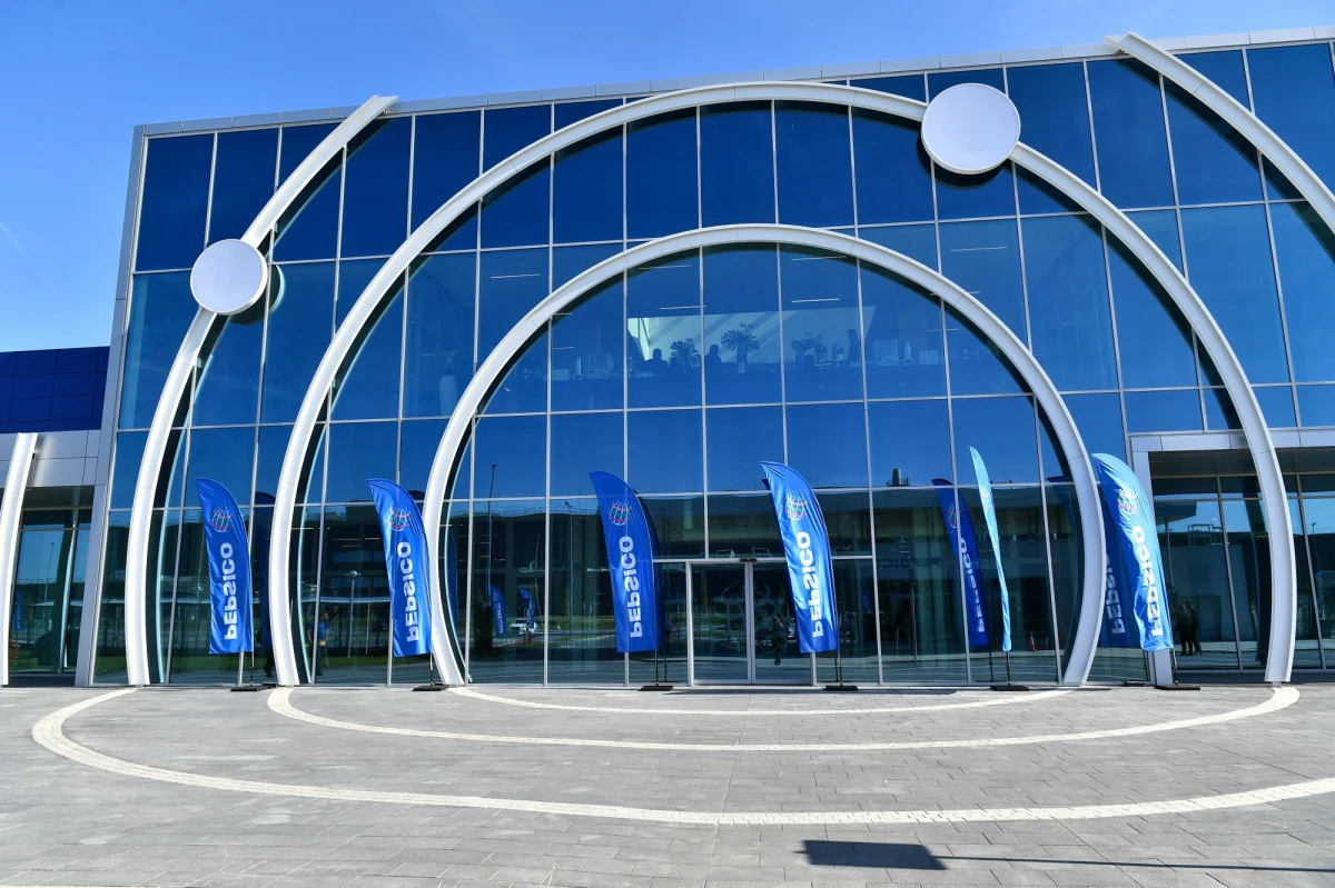 Ponad miliard złotych kosztowała budowa otwartego w środę zakładu produkcji przekąsek PepsiCo w Świętem koło Środy Śląskiej na Dolnym Śląsku. Docelowo w fabryce PepsiCo będzie ponad 600 miejsc pracy – powiedział podczas uroczystości otwarcia zakładu premier Mateusz Morawiecki.