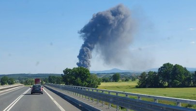 Potężny pożar fabryki mebli na Opolszczyźnie