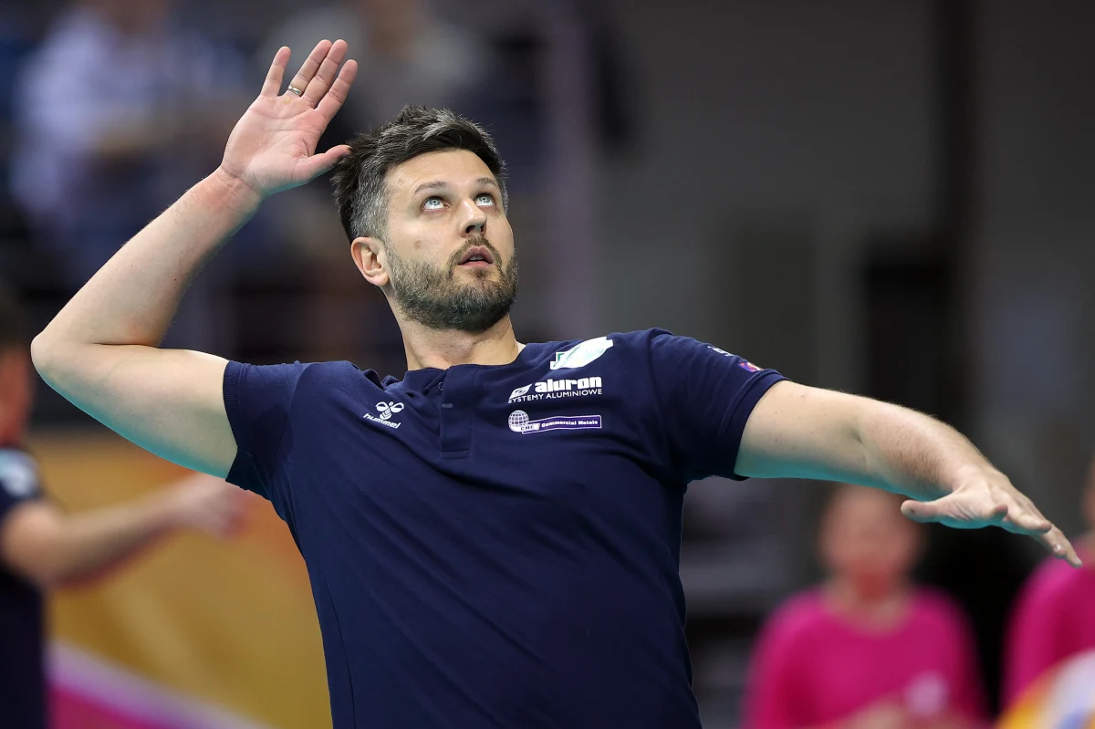 Michał Winiarski będzie trenerem siatkarzy Aluronu CMC Warta Zawiercie również w kolejnym sezonie ekstraklasy – poinformował klub. Pod kierunkiem byłego reprezentanta Polski „Jurajscy Rycerze” zajęli czwarte miejsce w minionych rozgrywkach.