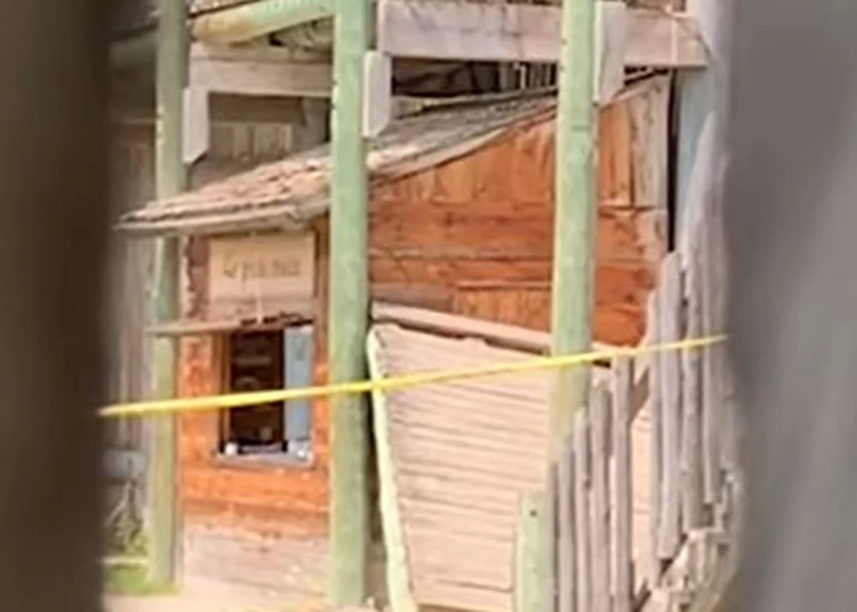 16 dzieci i jeden dorosły zostało rannych podczas wycieczki do historycznego Fortu Gibraltar w Winnipeg, stolicy kanadyjskiej prowincji Manitoba, gdy załamała się wewnętrzna konstrukcja i grupa spadła z wysokości około sześciu metrów. 