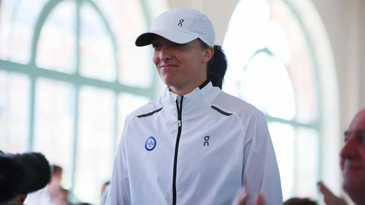 Organizatorzy wielkoszlemowego French Open w Paryżu nie zapomnieli o 22. urodzinach Igi Świątek. Turniejowa jedynka otrzymała w środę tort i prezenty.