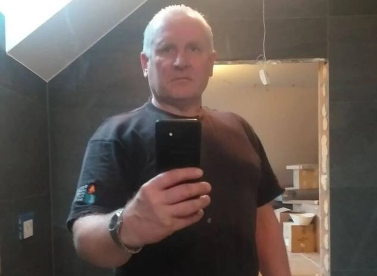 Nowe informacje w sprawie 54-letniego Jacka Jaworka, podejrzanego o zabójstwo 44-letniego małżeństwa oraz ich 17-letniego syna niespełna dwa lata temu w Borowcach koło Częstochowy. Jak przekazała Prokuratura Okręgowa w Częstochowie, śledztwo w sprawie podejrzanego zostało zawieszone, ale poszukiwania są kontynuowane.