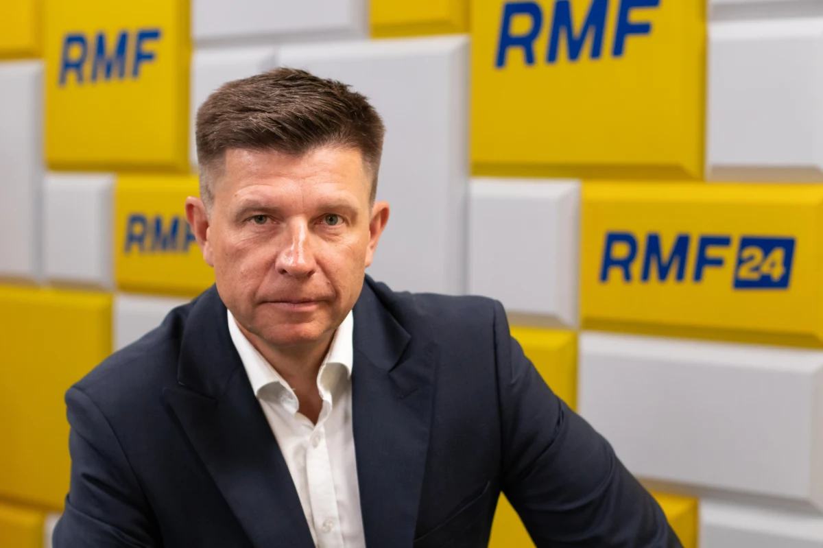 "W Parlamencie brakuje liberalnej, twardej oferty, co powoduje, że część wyborców głosuje na Konfederację" - mówił Ryszard Petru w Porannej rozmowie w RMF FM. Były szef Nowoczesnej uważa, że z nim opozycja w Polsce byłaby silniejsza. Stawia jednak pewne warunki. Polityk ogłosił też, że może zgodzić się na propozycję podwyżki świadczenia 500+, pod warunkiem, że przy przyznawaniu go zostanie wprowadzone odpowiednie kryterium dochodowe.