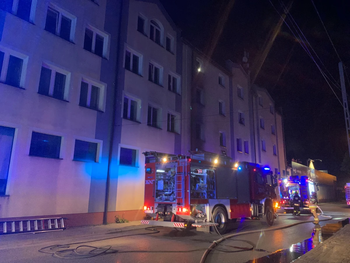 Mieszkaniec Tarnowa podejrzany o podpalenie bloku na jednym z tamtejszych osiedli jest znany policji. Mężczyzna prawdopodobnie jutro zostanie przesłuchany. Według nieoficjalnych ustaleń reportera RMF FM, 38-latek podłożył ogień z powodu zawodu miłosnego.