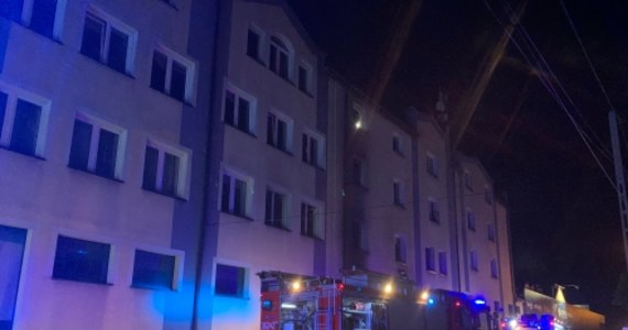 Mieszkaniec Tarnowa podejrzany o podpalenie bloku na jednym z tamtejszych osiedli jest znany policji. Mężczyzna prawdopodobnie jutro zostanie przesłuchany. Według nieoficjalnych ustaleń reportera RMF FM, 38-latek podłożył ogień z powodu zawodu miłosnego.