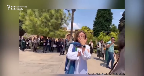 Po publicznych oświadczynach w mieście Sziraz w Iranie, narzeczeni zostali zaaresztowani - podał portal Middle East Eye.  Wideo z oświadczyn pary pojawiło się w irańskich mediach społecznościowych w poniedziałek.
