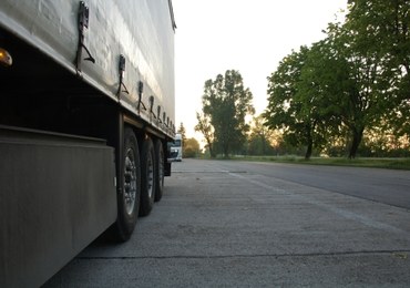 Groźny wypadek na parkingu przy A4. Ranna kobieta
