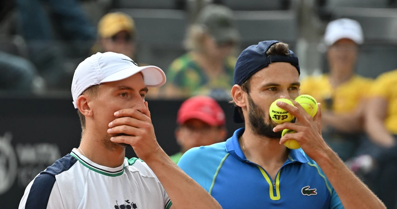 Niesamowity mecz Polskiego tenisisty na Wimbledonie. Jan Zieliński i Hugo  Nys w pięknym stylu awansowali do kolejnej rundy - Sport w INTERIA.PL