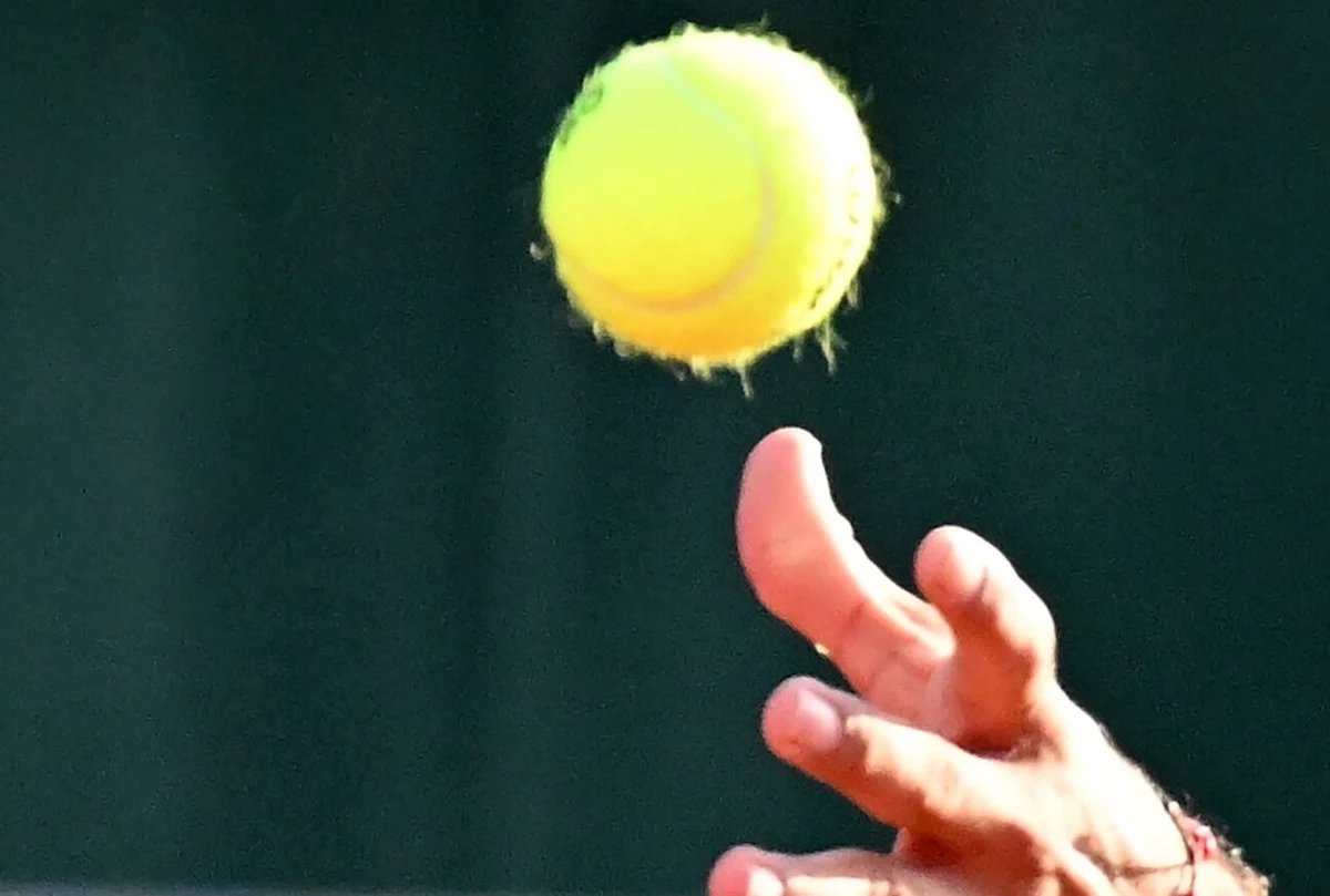 Rozstawieni z numerem siódmym Jan Zieliński i Hugo Nys z Monako przegrali z Brazylijczykiem Marcelo Melo i Australijczykiem Johnem Peersem 6:7 (5-7), 4:6 w drugiej rundzie debla w wielkoszlemowym turnieju Rolanda Garrosa w Paryżu.