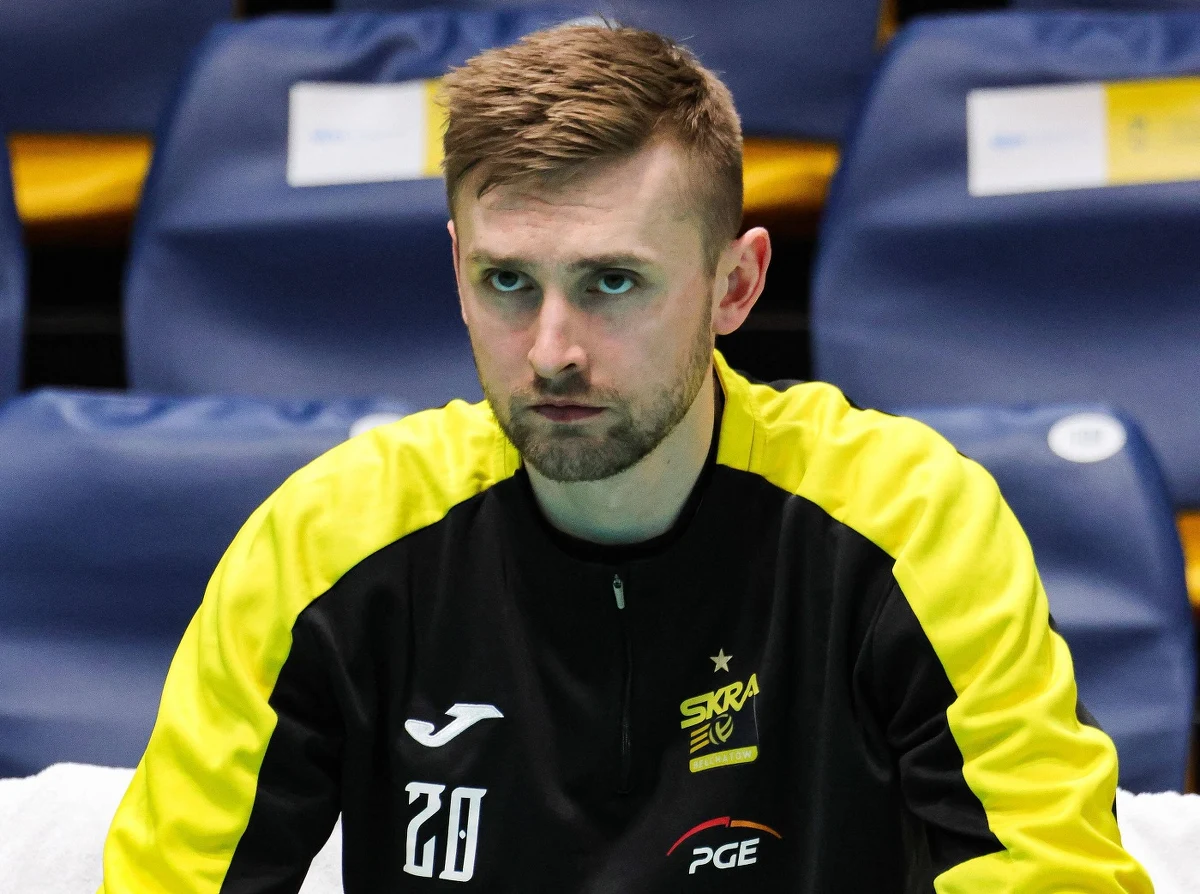 Mateusz Bieniek w nowym klubie! Występujący ostatnio w bełchatowskiej Skrze reprezentacyjny środkowy został siatkarzem Aluronu CMC Warta Zawiercie, czwartej drużyny minionego sezonu PlusLigi - poinformował klub.