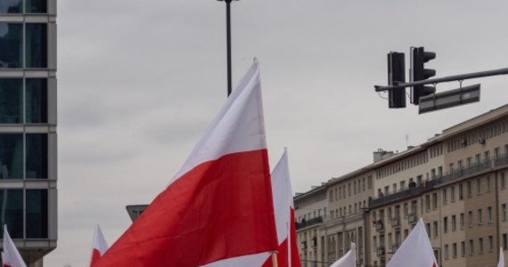 W niedzielę 4 czerwca w stolicy odbędzie się wiele zgromadzeń publicznych i przemarszów, które nawiązywać będą do rocznicy częściowo wolnych wyborów w 1989 roku. Największy marsz przejdzie z placu na Rozdrożu na plac Zamkowy. Policja może zdecydować o czasowym zamknięciu dla ruchu niektórych ulic i skierowaniu pojazdów na objazdy.